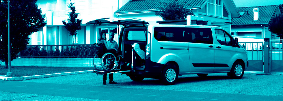 Veicoli Ford con Sollevatore Fiorella per Trasporto Disabili