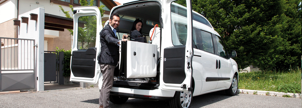 Fiat Doblò XL per trasporto persone con disabilità - Apertura Twister